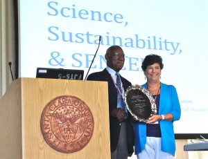 Dr. Marion Field Fass and Dr. William E. Bennett. Photo credit: http://www.beloit.edu/campus/news/?story_id=356086