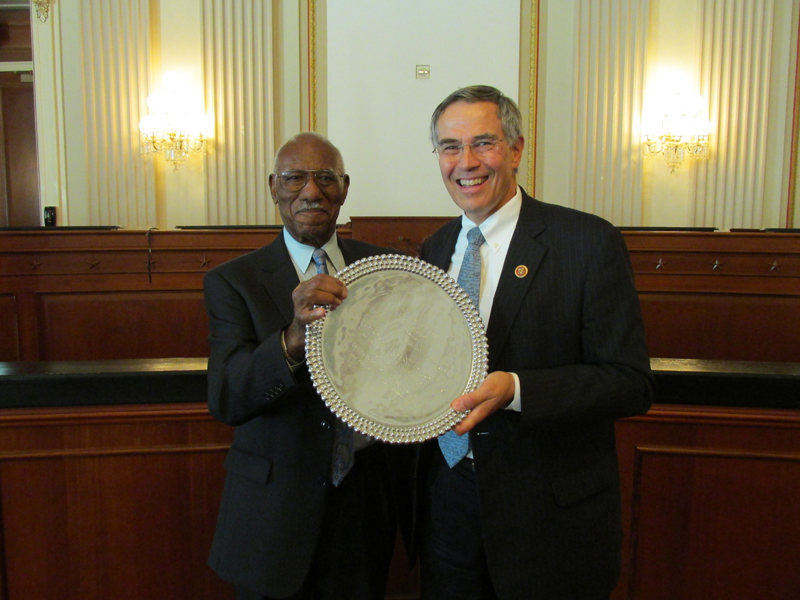 William E. Bennett presents the Honorable Rush Holt with his 2014 Bennett Award for Extraordinary Contributions to Citizen Science.